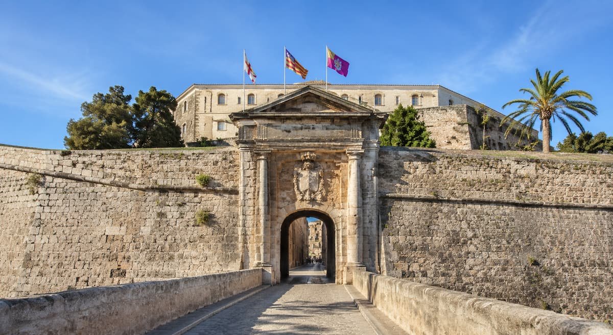 escale à ibiza portal taules